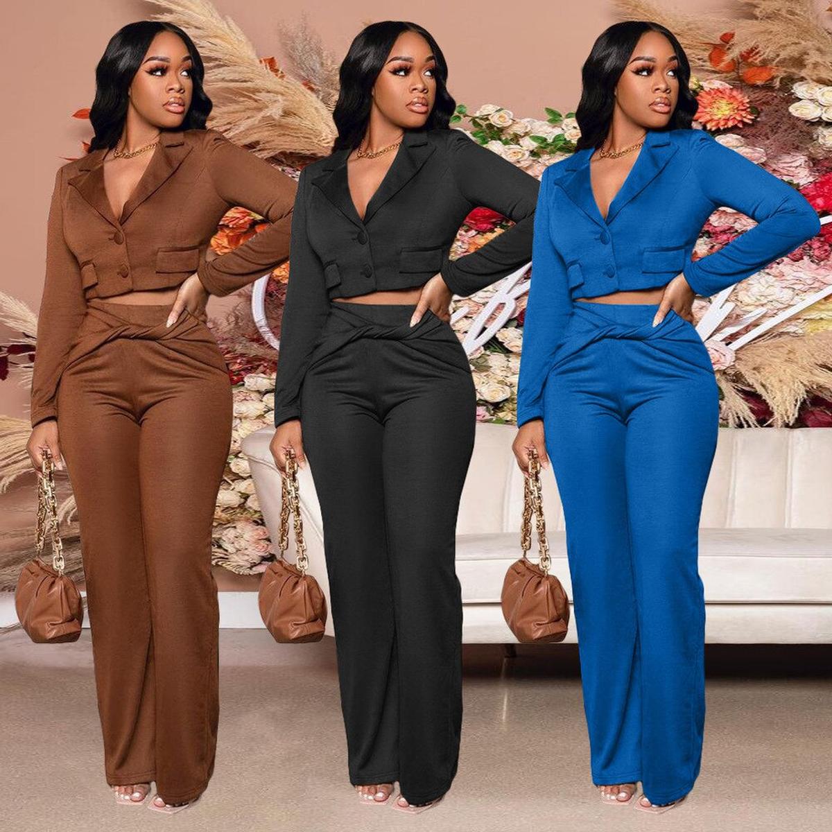 Dames Getailleerde Twee Delige Business Set Met Klassieke Revers