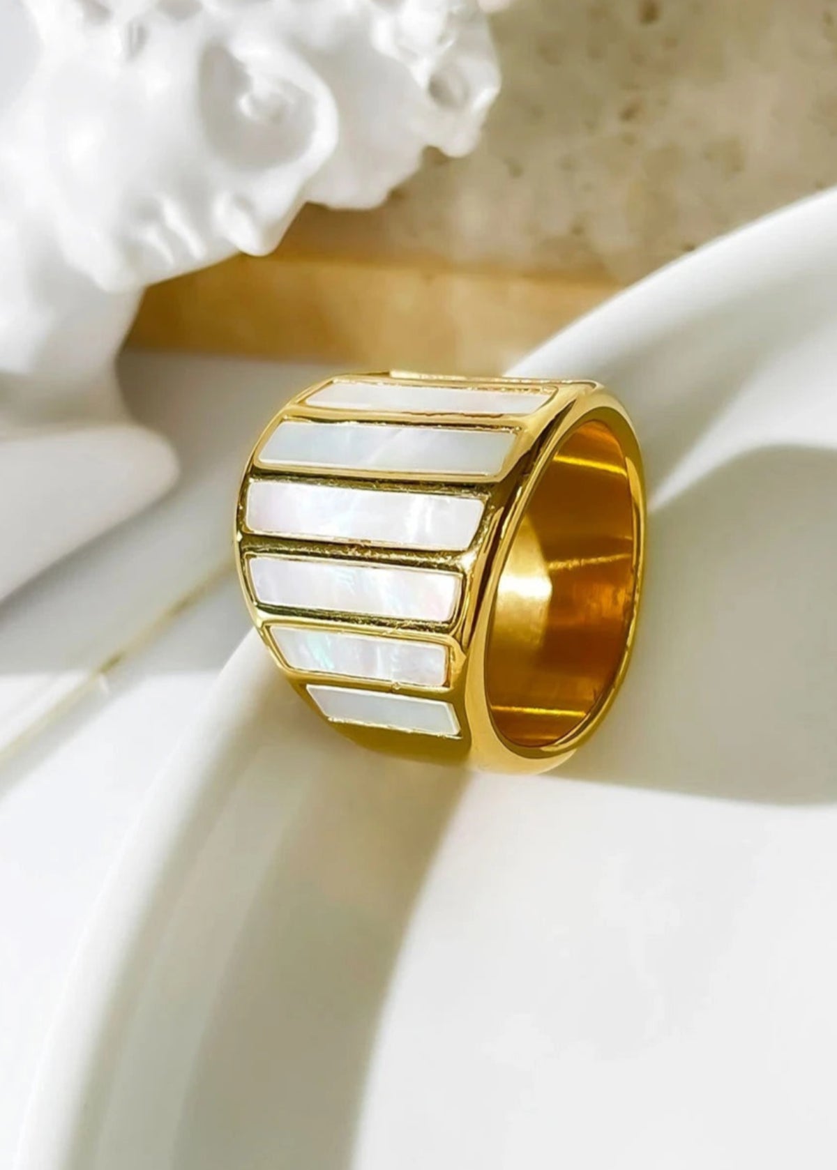 Subtiele schelp goud vergulde ring