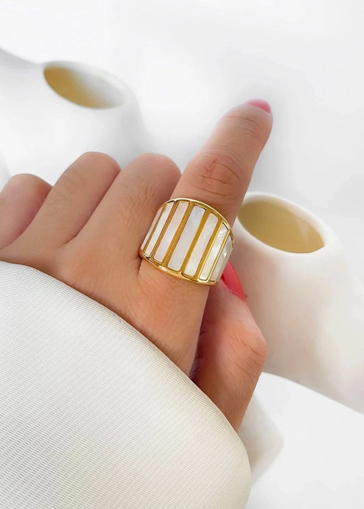 Subtiele schelp goud vergulde ring